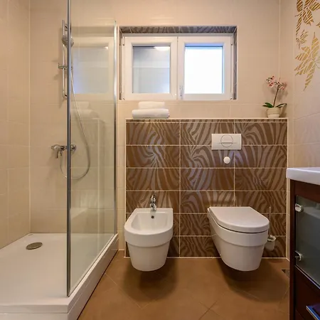 Villa Arya - Heated Pool, Roof Hot Tub, Gym, Near The Beach With Amazing Views!-3